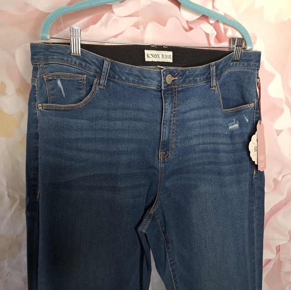 NWT Knox Rose Plus Size High Rise Distressed Bootcut Jeans Dark Wash - Picture 10 of 16
